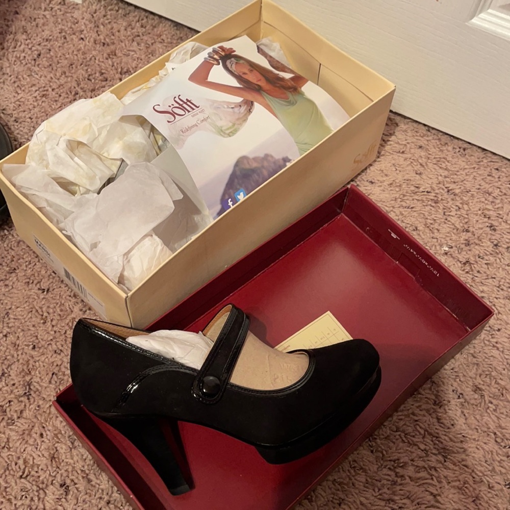 Sofft Mansi Black Suede Heels